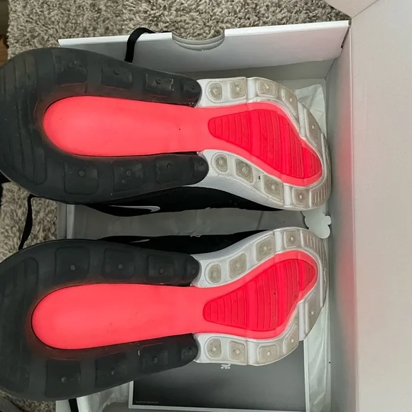 Nike Air Max 270 Black and White Sneakers - Picture 5 of 8